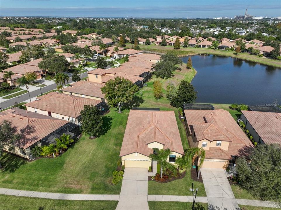 For Sale: $399,000 (2 beds, 2 baths, 1933 Square Feet)