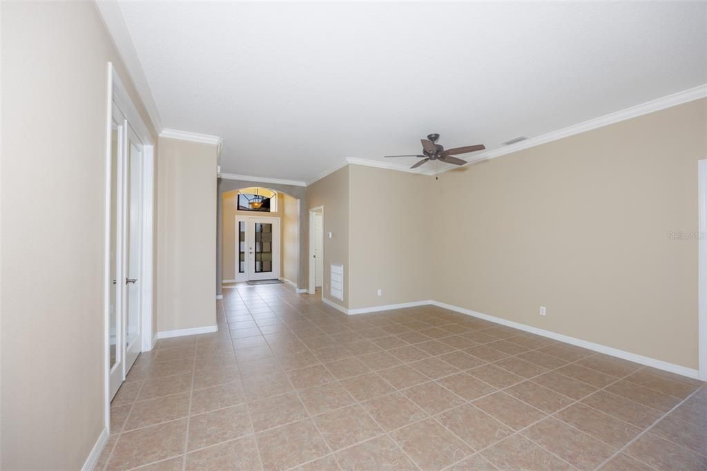 For Sale: $399,000 (2 beds, 2 baths, 1933 Square Feet)