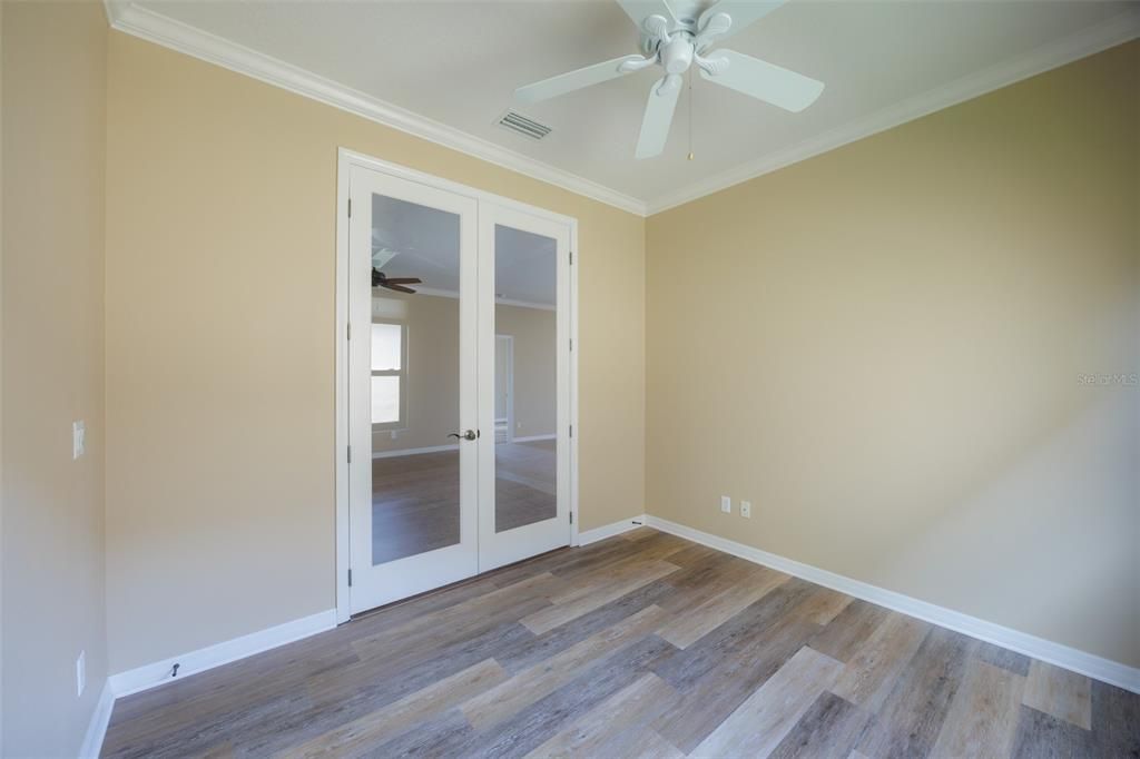 For Sale: $399,000 (2 beds, 2 baths, 1933 Square Feet)