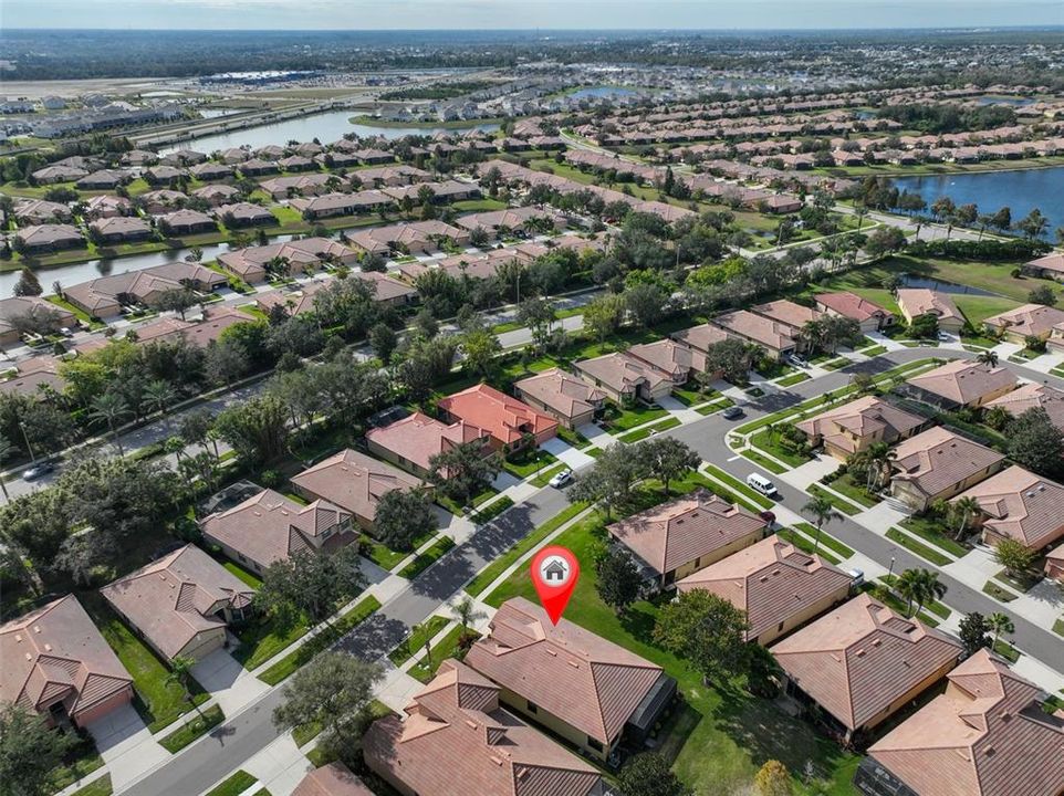 For Sale: $399,000 (2 beds, 2 baths, 1933 Square Feet)