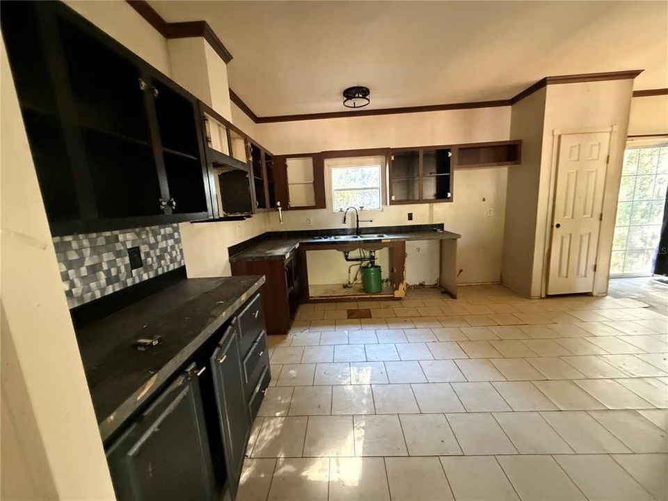 На продажу: $215,000 (3 спален, 2 ванн, 1456 Квадратных фут)