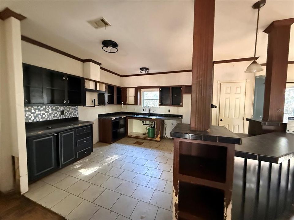 На продажу: $215,000 (3 спален, 2 ванн, 1456 Квадратных фут)