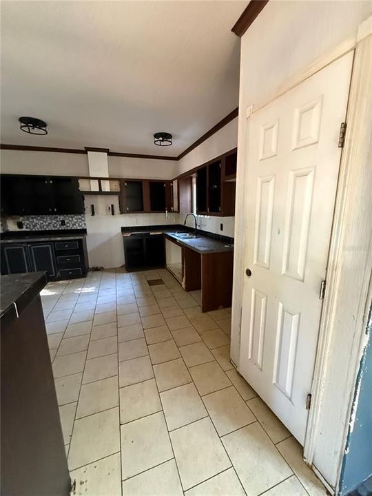 На продажу: $215,000 (3 спален, 2 ванн, 1456 Квадратных фут)