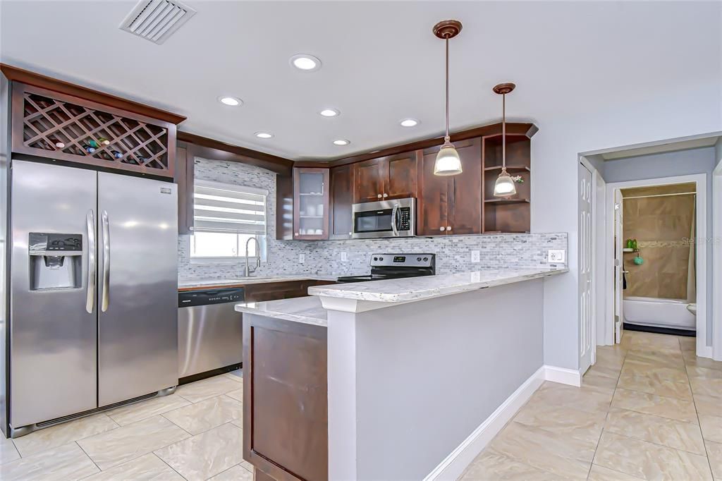 На продажу: $450,000 (3 спален, 2 ванн, 1264 Квадратных фут)