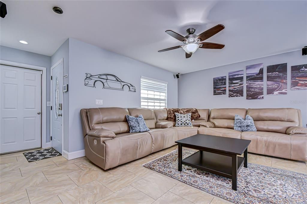 На продажу: $450,000 (3 спален, 2 ванн, 1264 Квадратных фут)