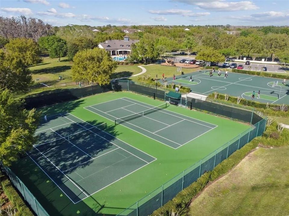 For Sale: $349,990 (2 beds, 2 baths, 1076 Square Feet)