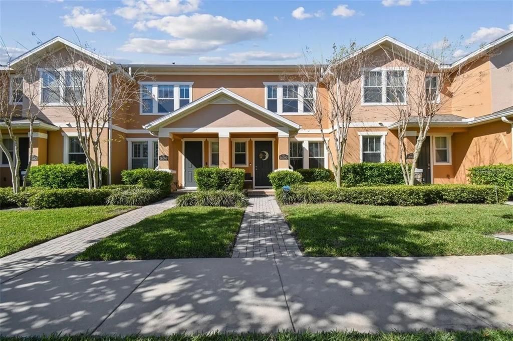 For Sale: $349,990 (2 beds, 2 baths, 1076 Square Feet)