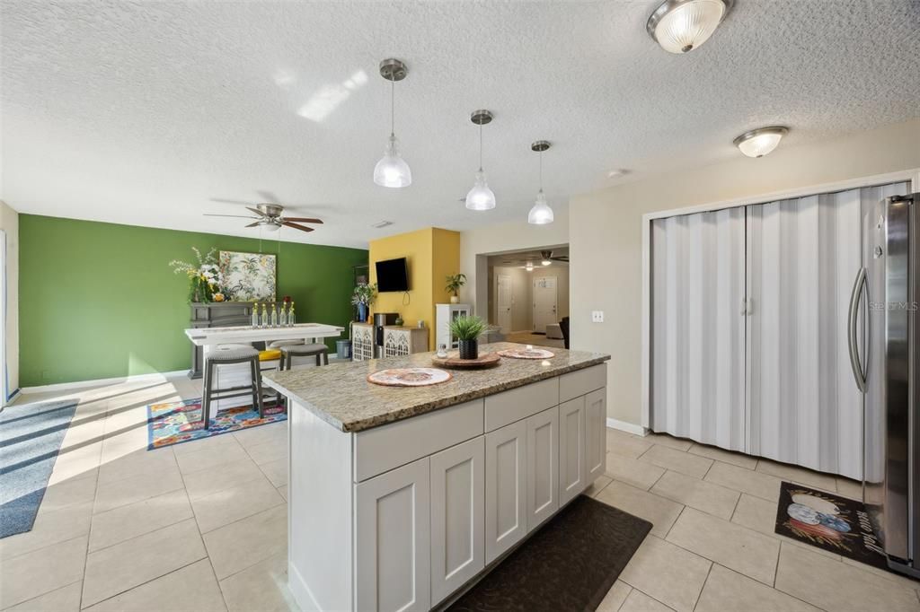 На продажу: $595,000 (4 спален, 3 ванн, 3841 Квадратных фут)