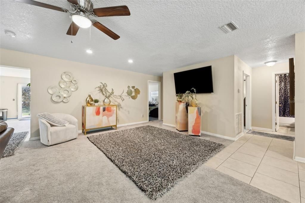 На продажу: $595,000 (4 спален, 3 ванн, 3841 Квадратных фут)