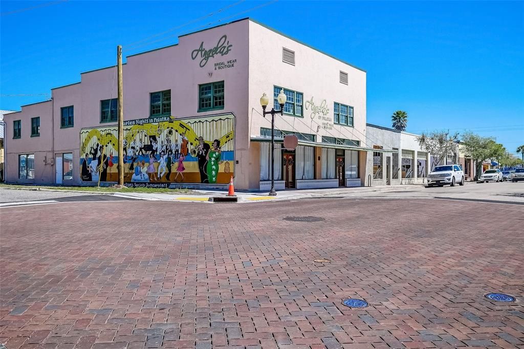 На продажу: $595,000 (4 спален, 3 ванн, 3841 Квадратных фут)