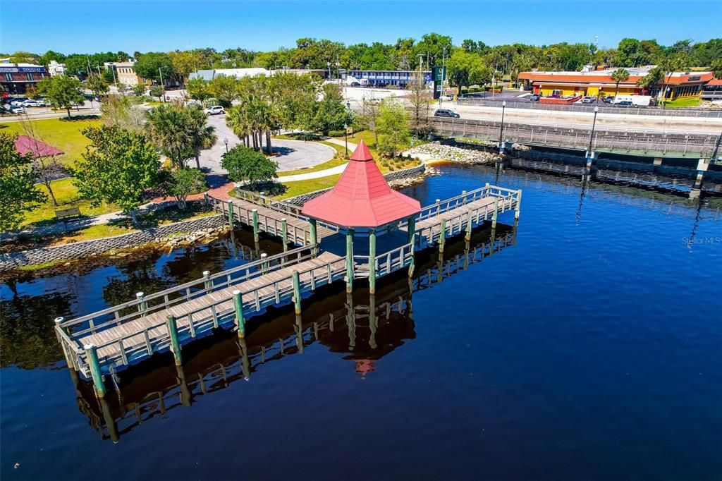 На продажу: $595,000 (4 спален, 3 ванн, 3841 Квадратных фут)