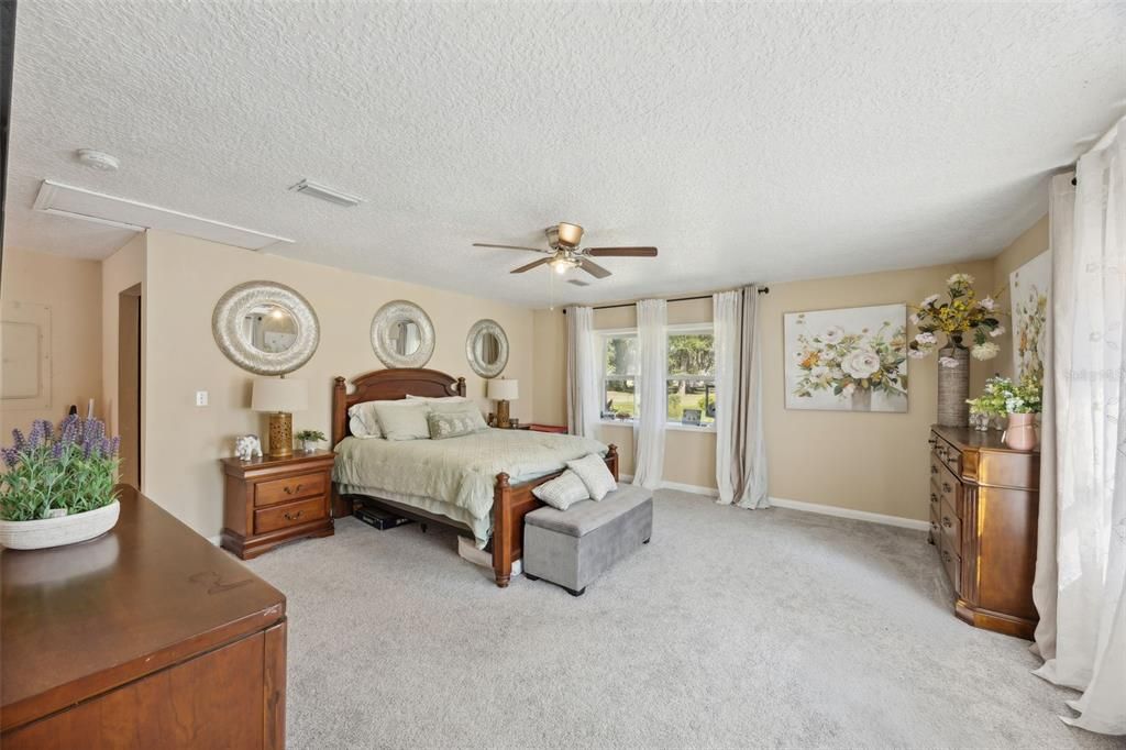 На продажу: $595,000 (4 спален, 3 ванн, 3841 Квадратных фут)