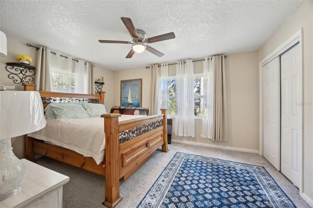 На продажу: $595,000 (4 спален, 3 ванн, 3841 Квадратных фут)