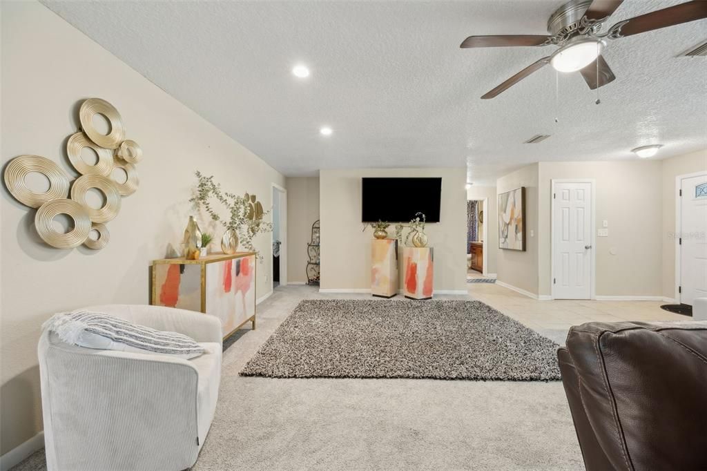 На продажу: $595,000 (4 спален, 3 ванн, 3841 Квадратных фут)