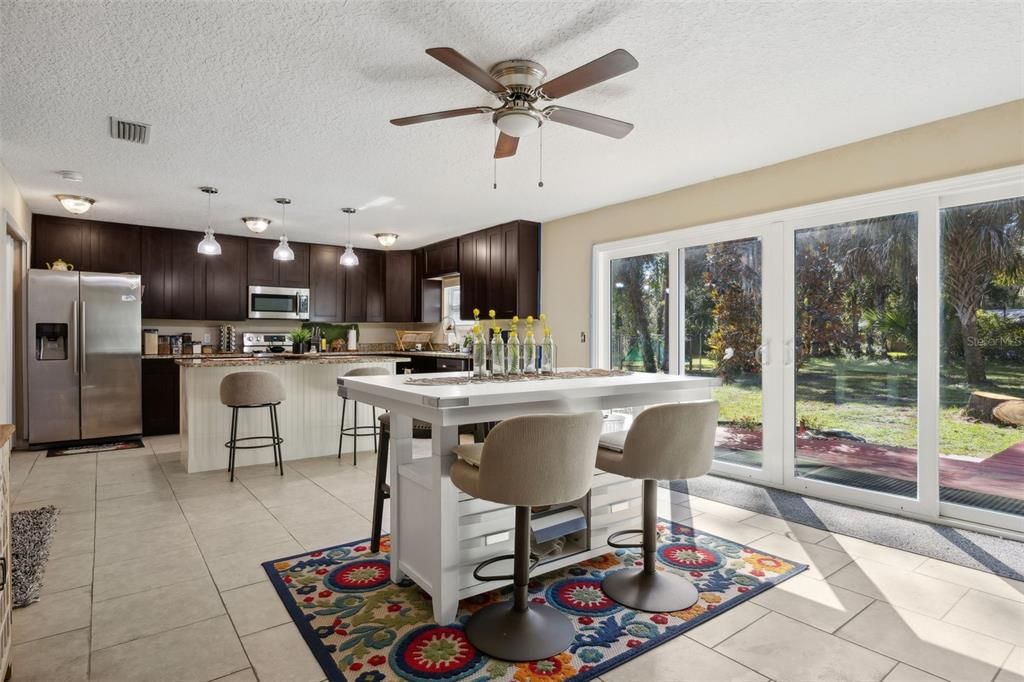 На продажу: $595,000 (4 спален, 3 ванн, 3841 Квадратных фут)