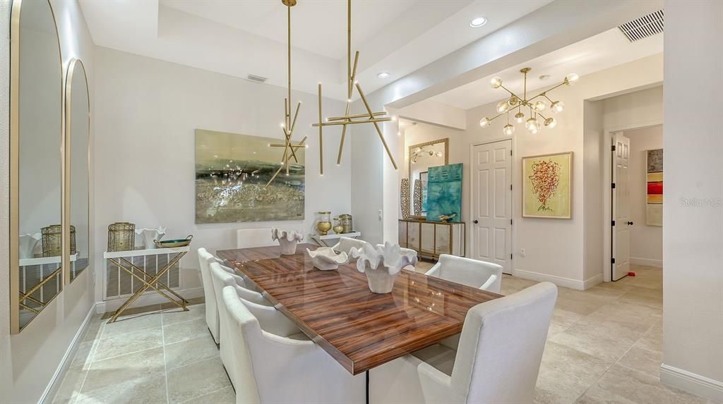 En Venta: $1,295,000 (4 camas, 3 baños, 3086 Pies cuadrados)