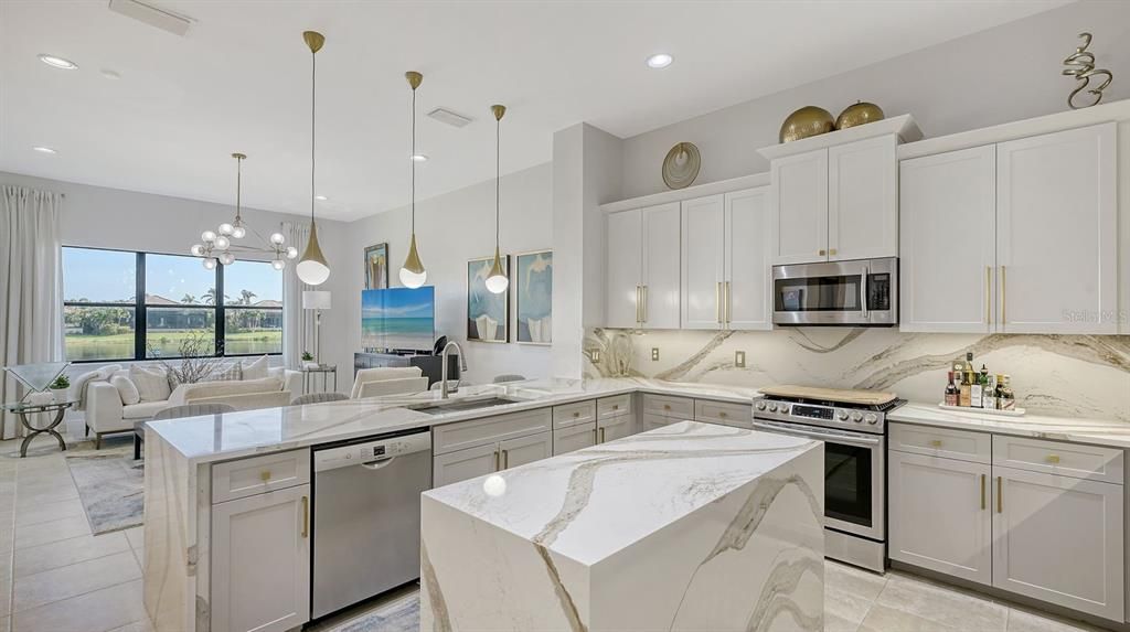 En Venta: $1,295,000 (4 camas, 3 baños, 3086 Pies cuadrados)