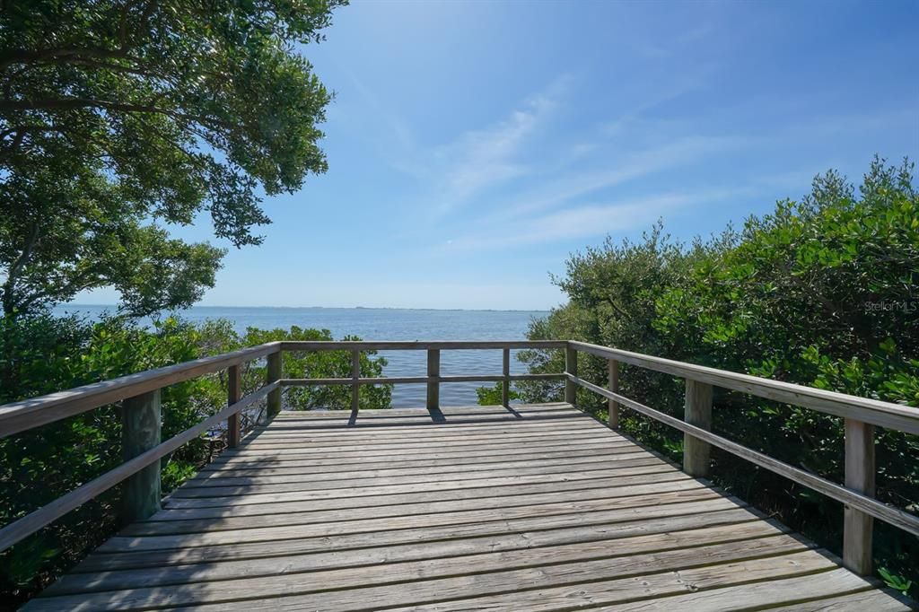 En Venta: $1,295,000 (4 camas, 3 baños, 3086 Pies cuadrados)