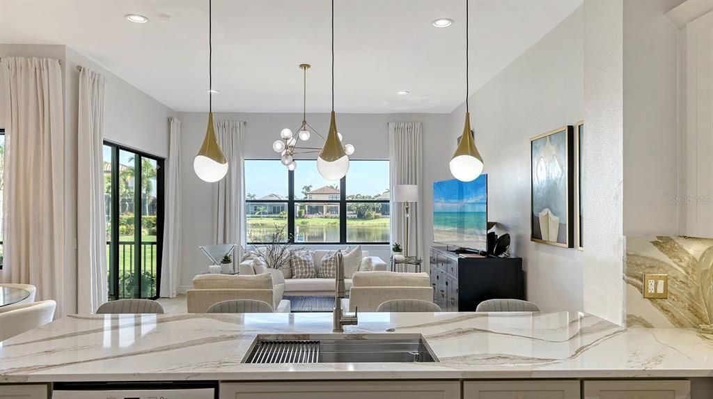 En Venta: $1,295,000 (4 camas, 3 baños, 3086 Pies cuadrados)