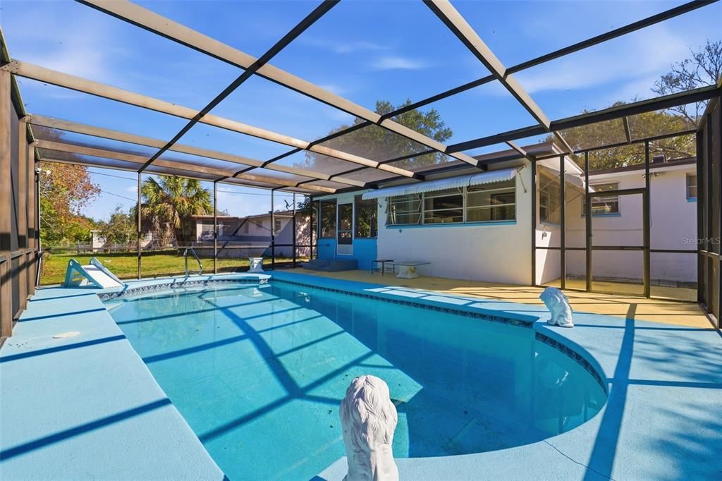 For Sale: $239,900 (4 beds, 2 baths, 1344 Square Feet)