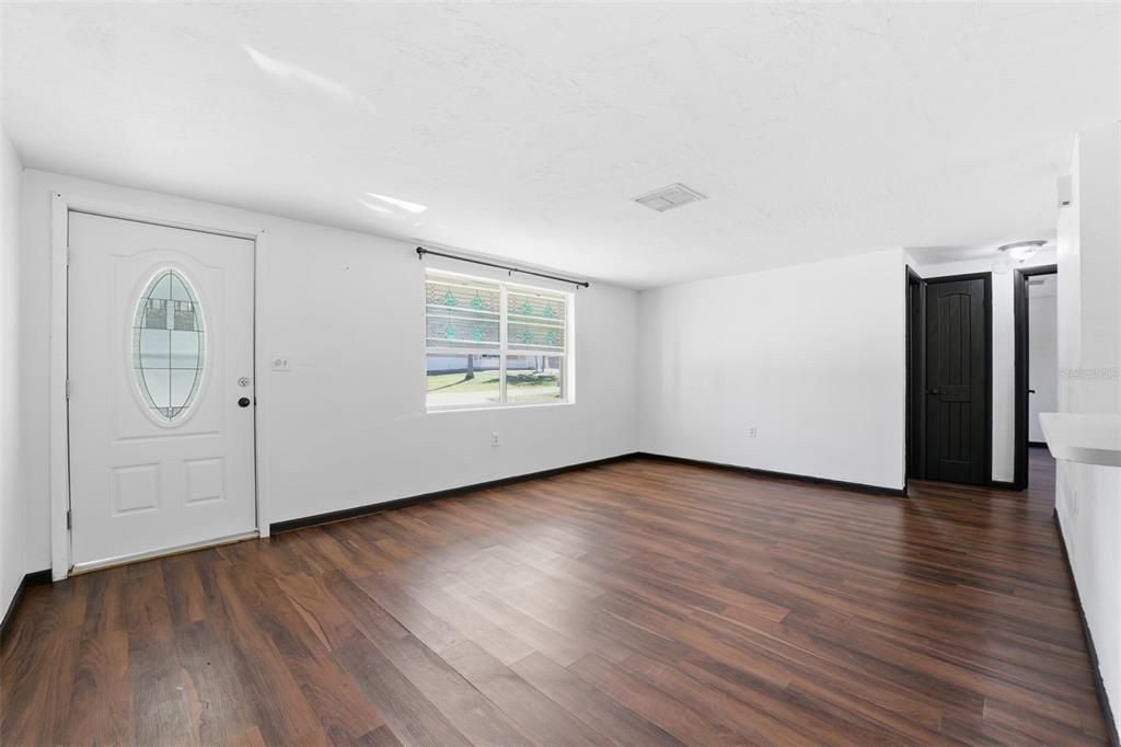 For Sale: $239,900 (4 beds, 2 baths, 1344 Square Feet)