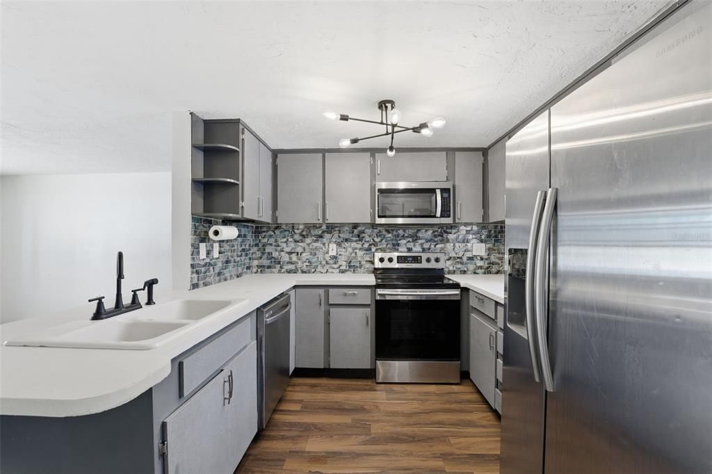 For Sale: $239,900 (4 beds, 2 baths, 1344 Square Feet)