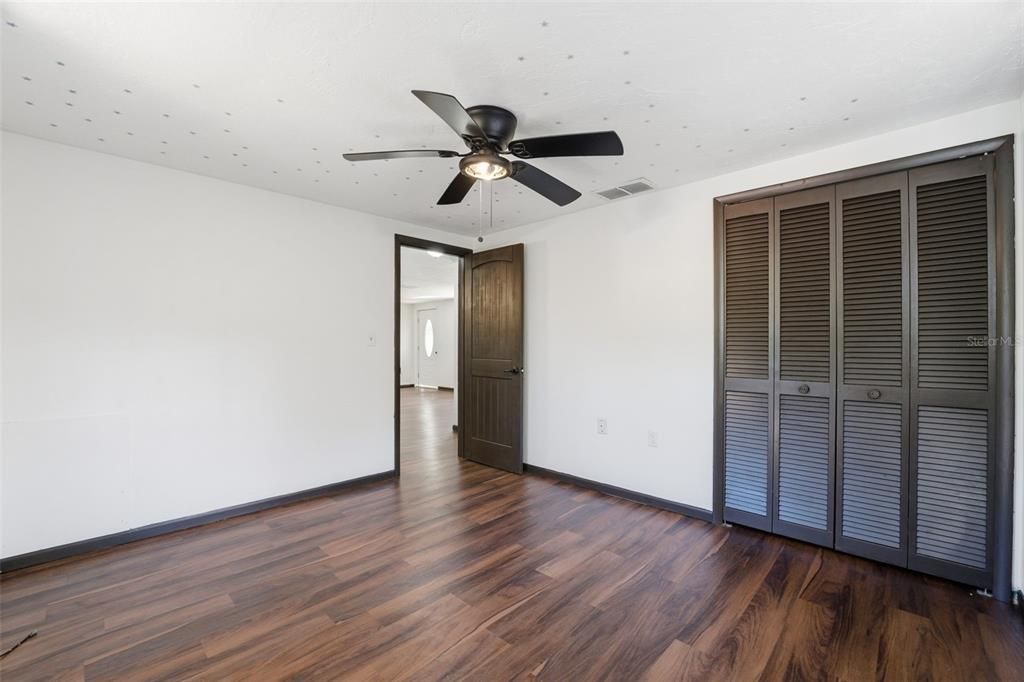 For Sale: $239,900 (4 beds, 2 baths, 1344 Square Feet)