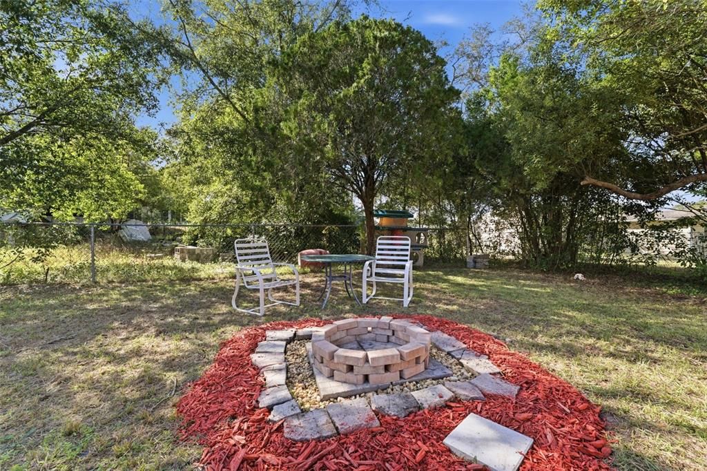 For Sale: $239,900 (4 beds, 2 baths, 1344 Square Feet)