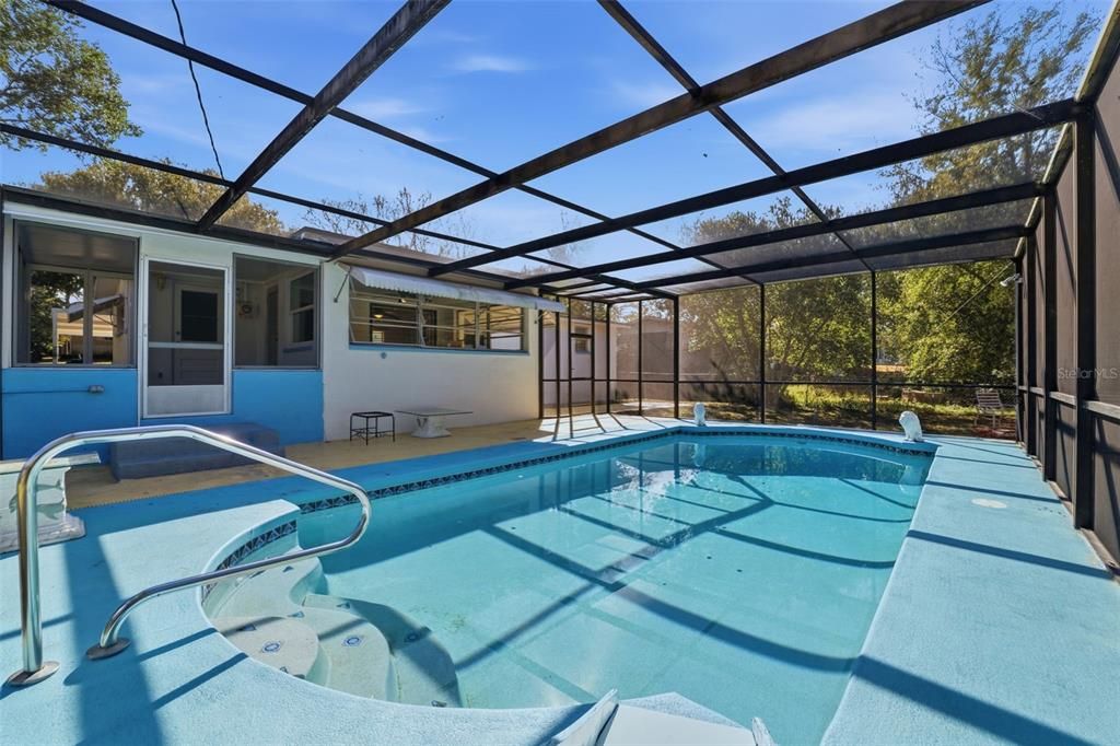 For Sale: $239,900 (4 beds, 2 baths, 1344 Square Feet)