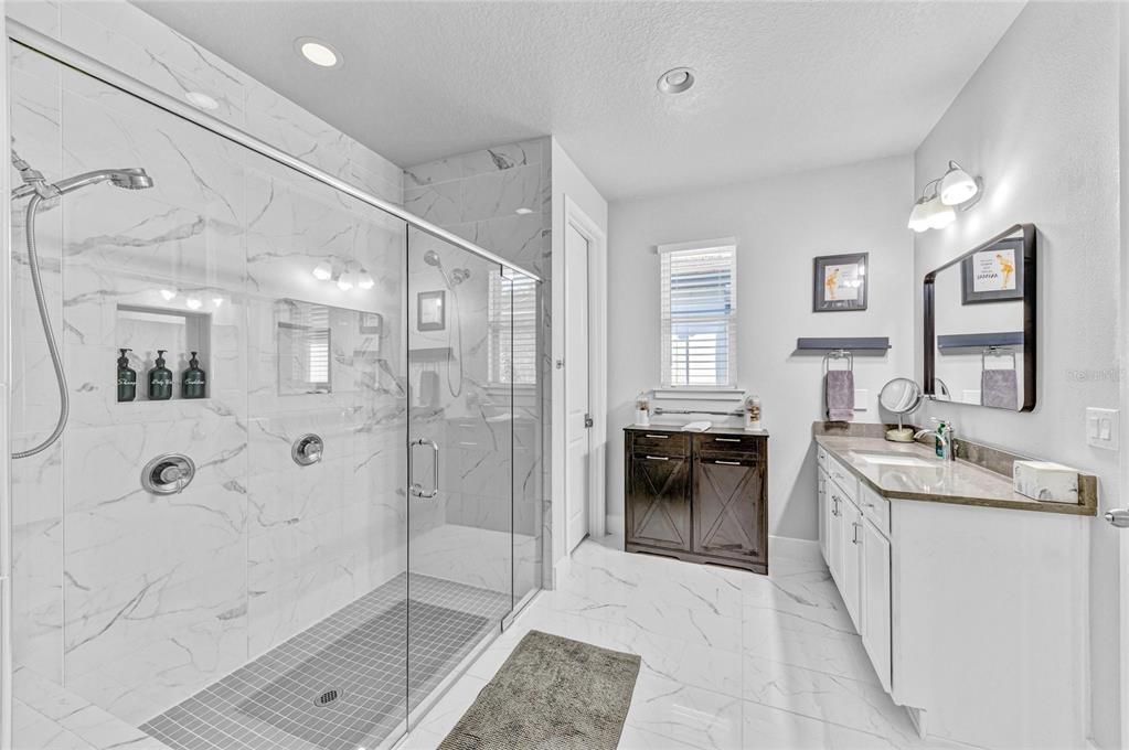 For Sale: $825,000 (3 beds, 2 baths, 2298 Square Feet)