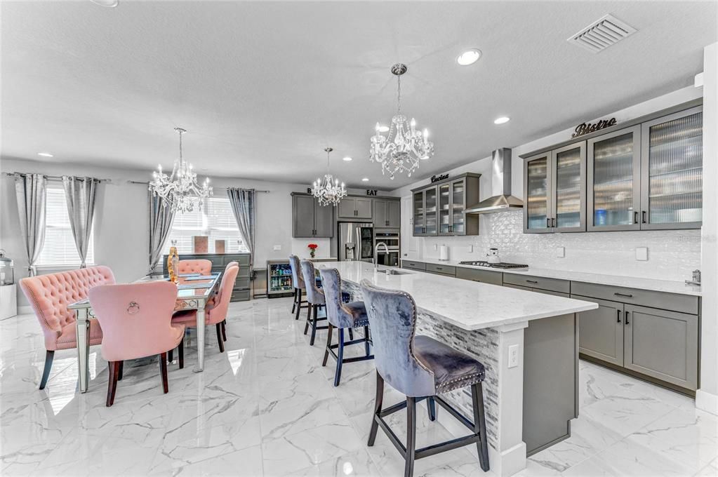 For Sale: $825,000 (3 beds, 2 baths, 2298 Square Feet)