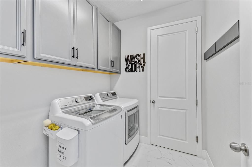 For Sale: $825,000 (3 beds, 2 baths, 2298 Square Feet)