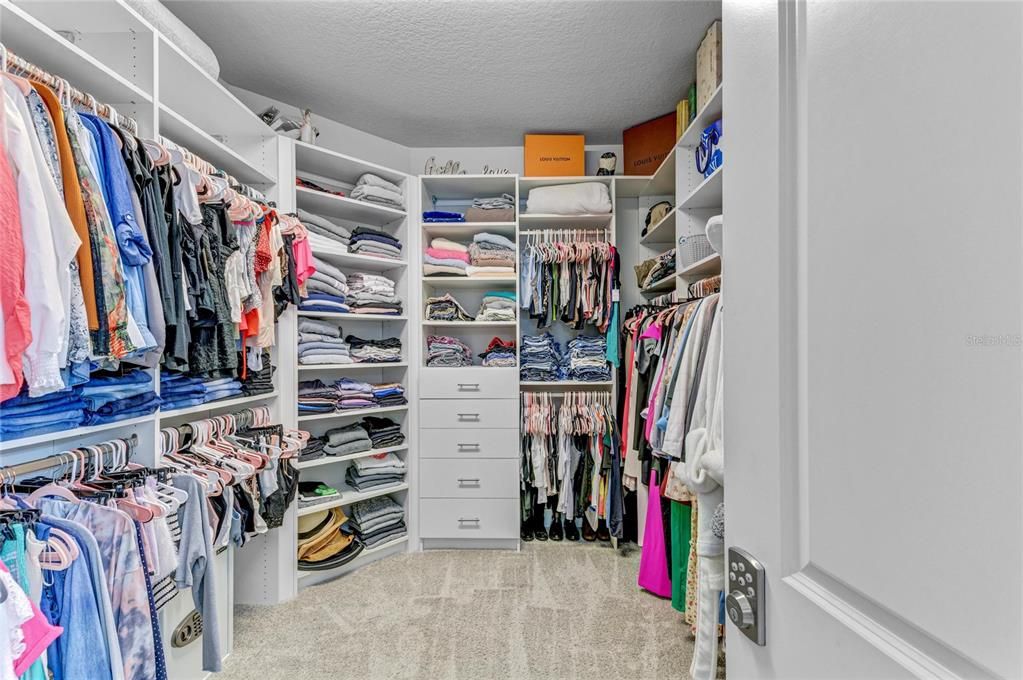 For Sale: $825,000 (3 beds, 2 baths, 2298 Square Feet)