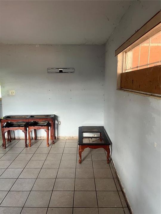 For Sale: $150,000 (3 beds, 1 baths, 910 Square Feet)