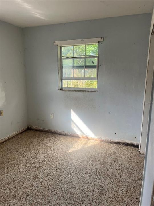 For Sale: $150,000 (3 beds, 1 baths, 910 Square Feet)