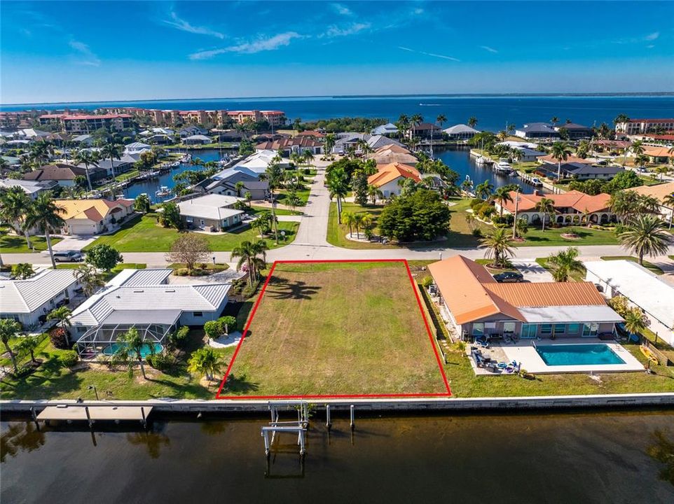 待售: $449,900 (0.22 acres)