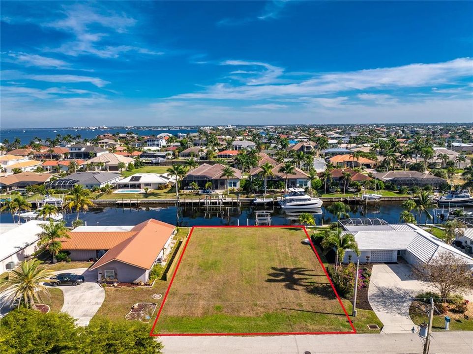 待售: $449,900 (0.22 acres)