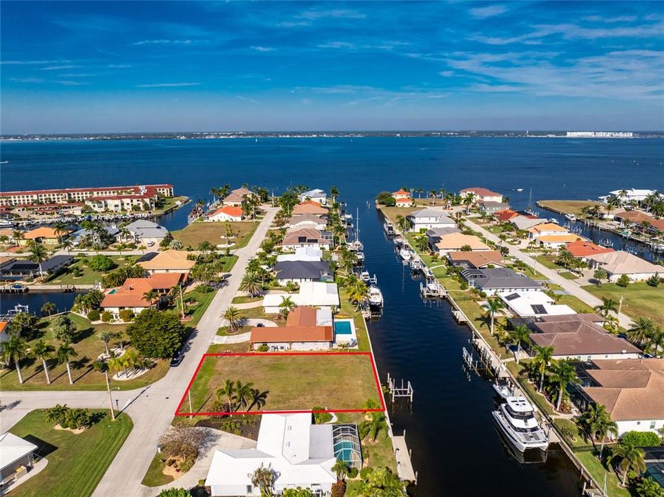 待售: $449,900 (0.22 acres)