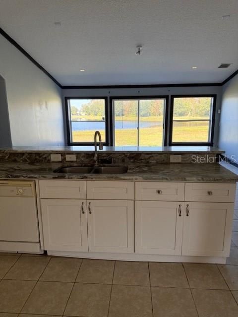 For Rent: $1,700 (3 beds, 2 baths, 1862 Square Feet)