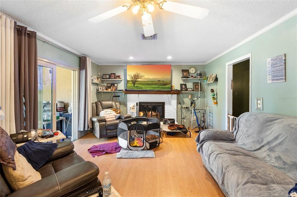 For Sale: $395,000 (3 beds, 2 baths, 2032 Square Feet)