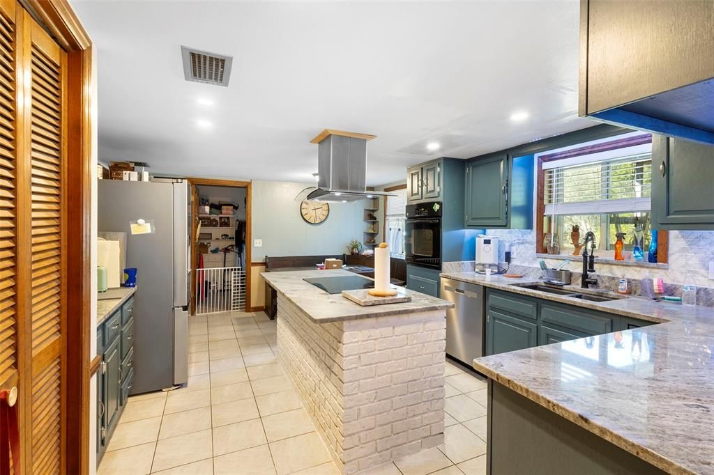 For Sale: $395,000 (3 beds, 2 baths, 2032 Square Feet)