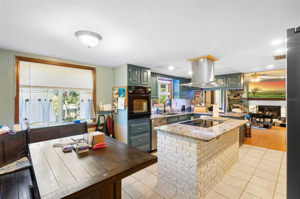 For Sale: $395,000 (3 beds, 2 baths, 2032 Square Feet)