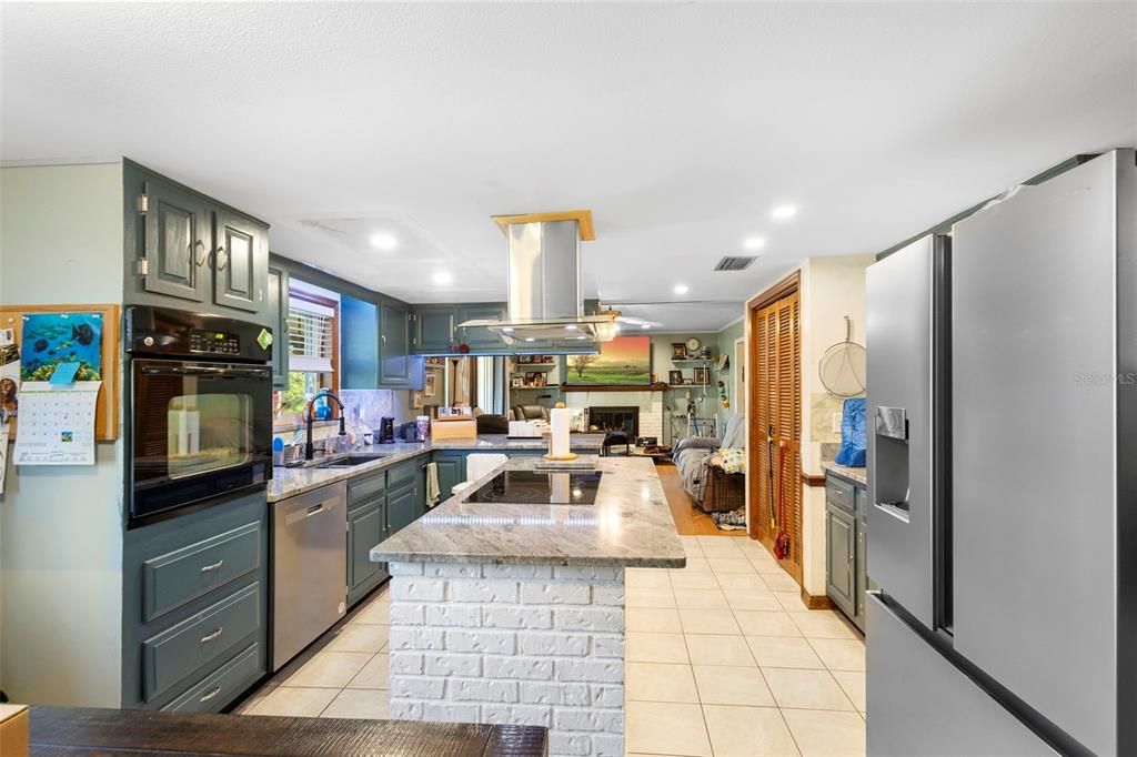 For Sale: $395,000 (3 beds, 2 baths, 2032 Square Feet)