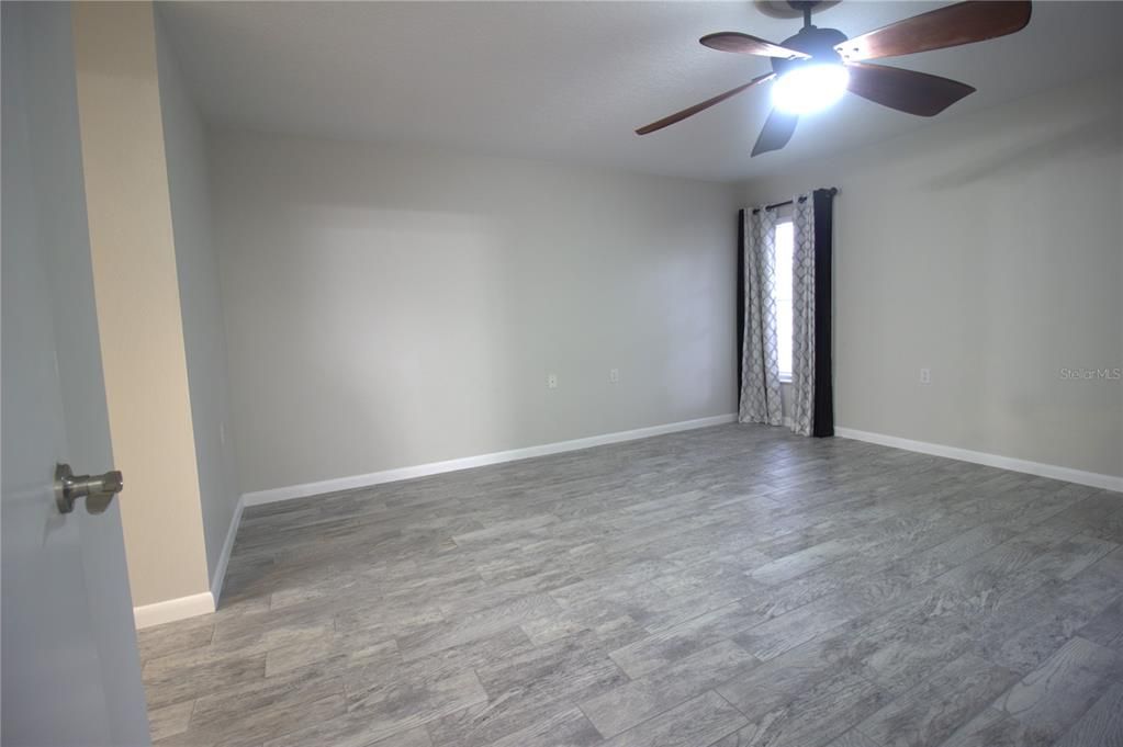 待售: $369,000 (2 贝兹, 2 浴室, 1827 平方英尺)