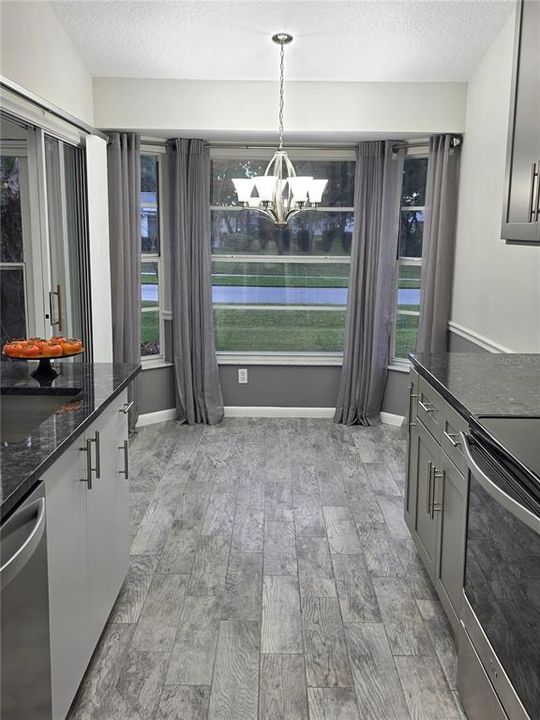 待售: $369,000 (2 贝兹, 2 浴室, 1827 平方英尺)