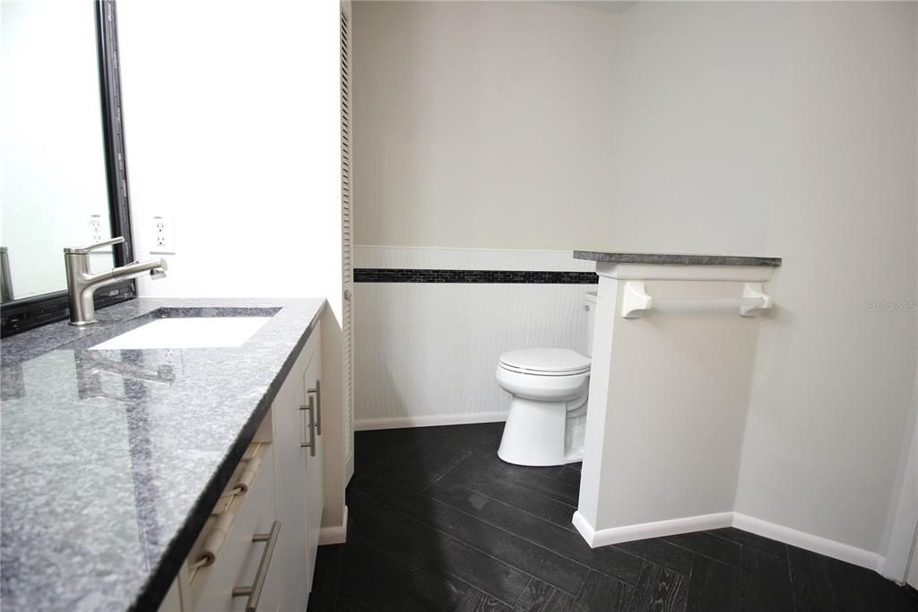 待售: $369,000 (2 贝兹, 2 浴室, 1827 平方英尺)