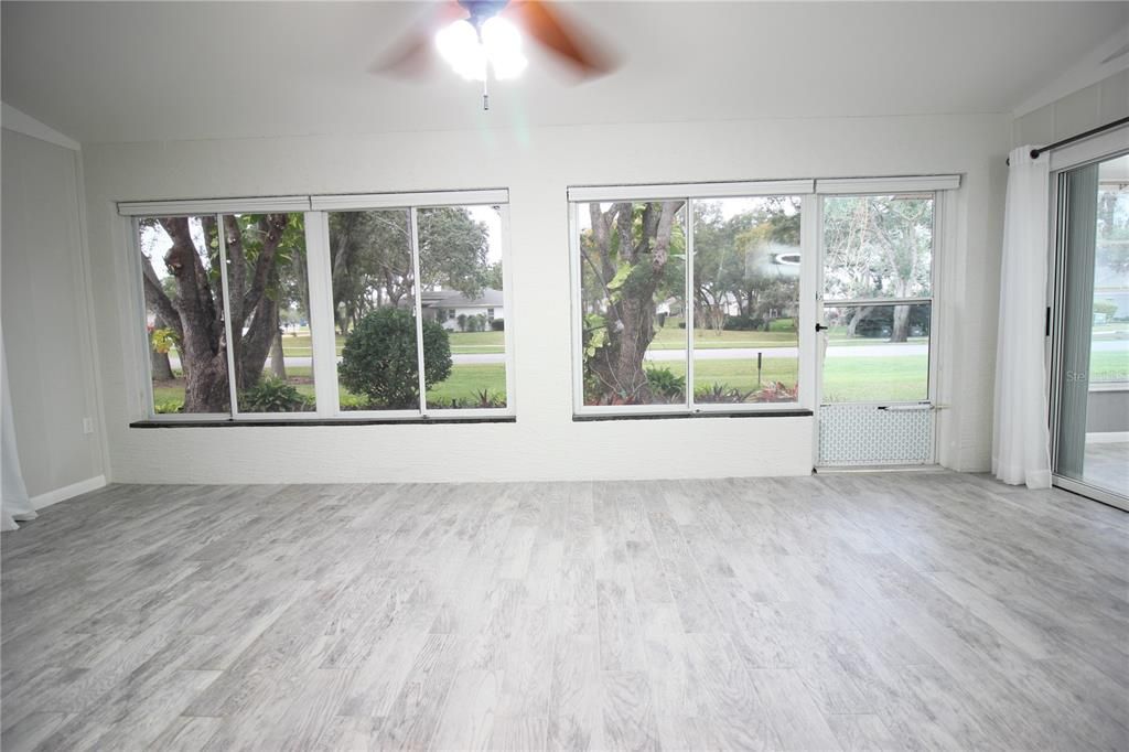 待售: $369,000 (2 贝兹, 2 浴室, 1827 平方英尺)