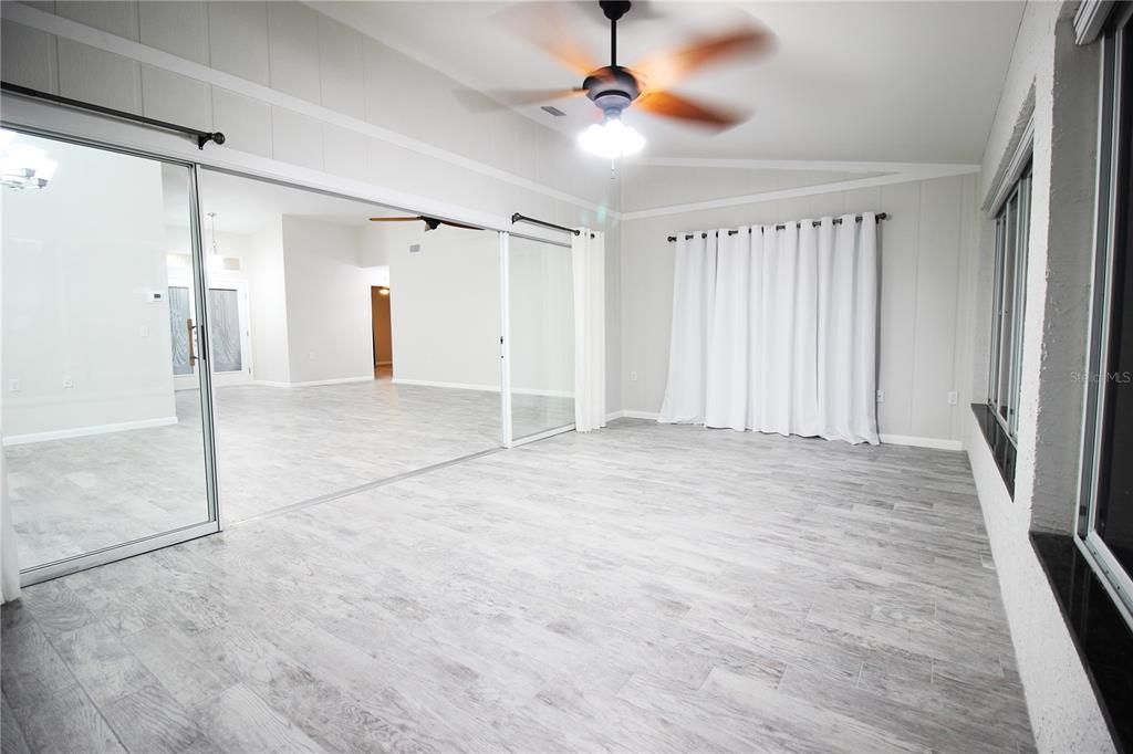 待售: $369,000 (2 贝兹, 2 浴室, 1827 平方英尺)