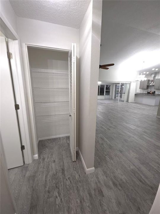 待售: $369,000 (2 贝兹, 2 浴室, 1827 平方英尺)