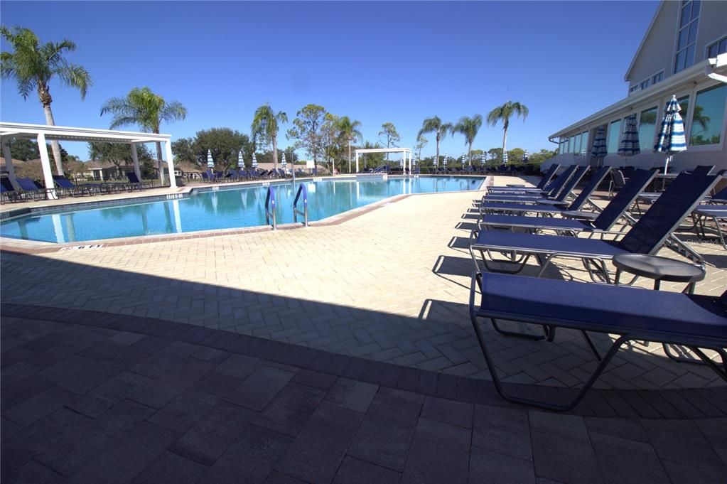 待售: $369,000 (2 贝兹, 2 浴室, 1827 平方英尺)